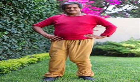 Roberto, un Mexicain de 54 ans, assure avoir le plus grand pénis du monde. Une taille plus qu'impressionnante : 48 centimètres. Roberto Esquivel Cabrera, 54 ans, habitant de Saltillo, au Mexique ...